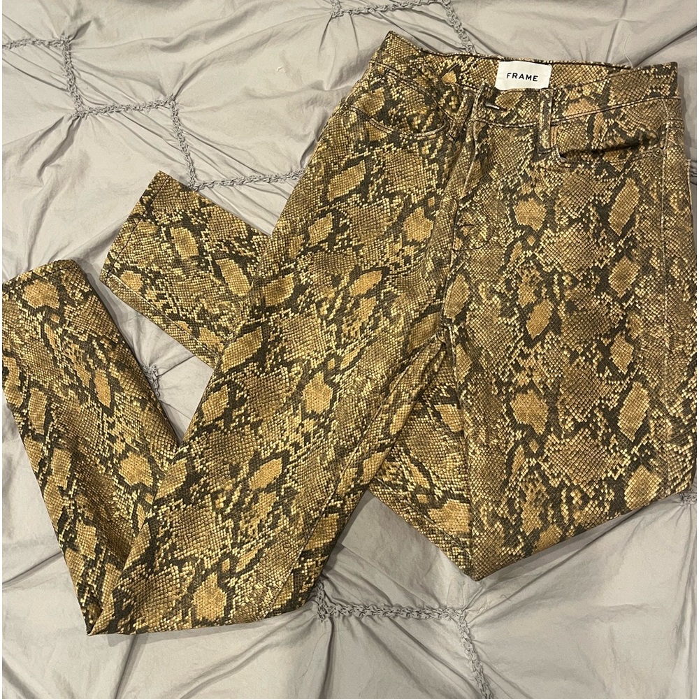 Frame coated snake print 24